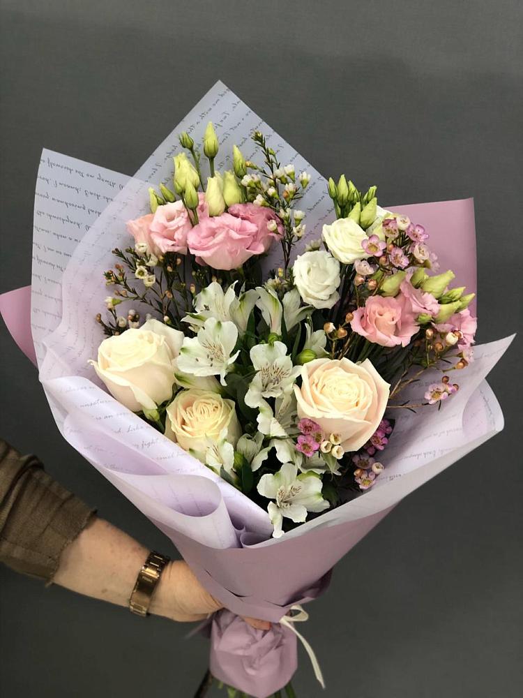 Букет цветов из: Альстромерии, Розы и Лизиантусы в Южном Краснодарского края