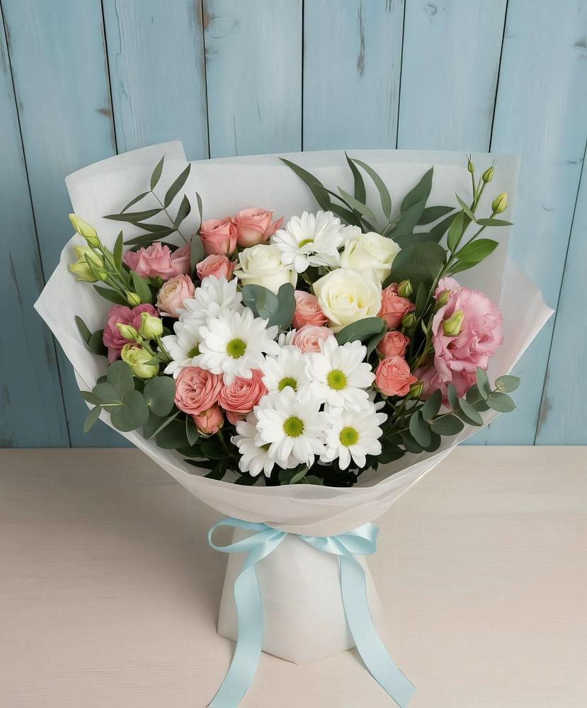 Букет цветов из: Розы, Лизиантусы и Хризантемы в Южном Краснодарского края