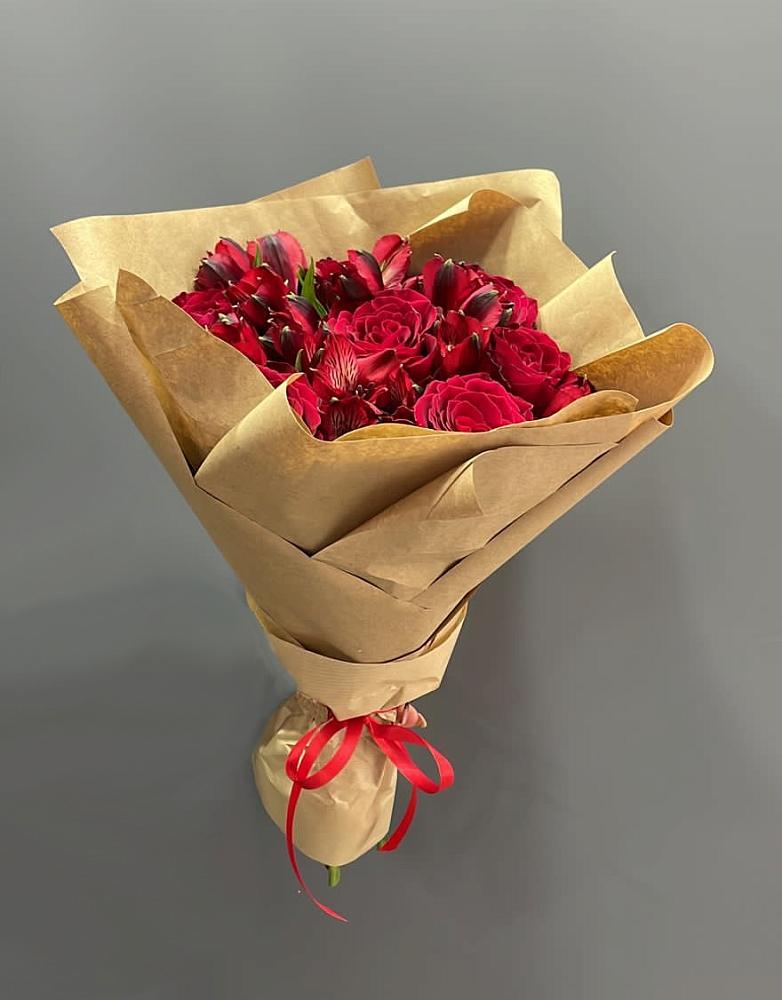 Букет цветов из: Альстромерии и Розы в Южном Краснодарского края