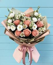 Букет цветов из:  Розы, Альстромерии и Лизиантусы в Южном Краснодарского края