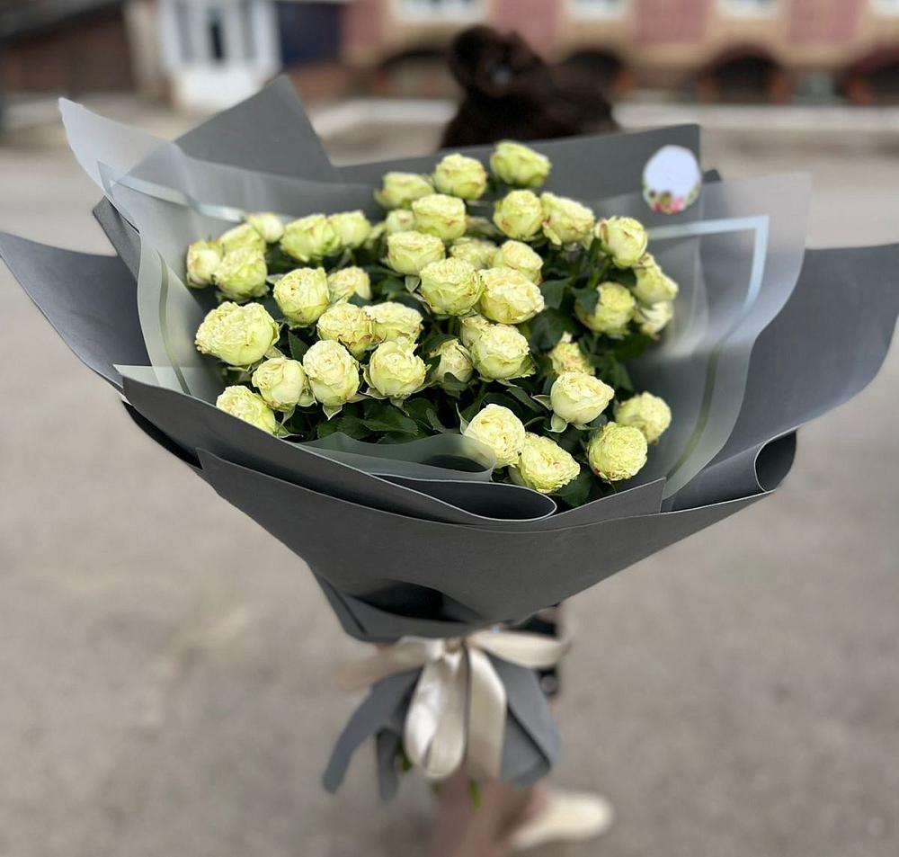 Белые кустовые розы Солинеро в Южном Краснодарского края Букет Белые кустовые розы Солинеро в Южном Краснодарского края
