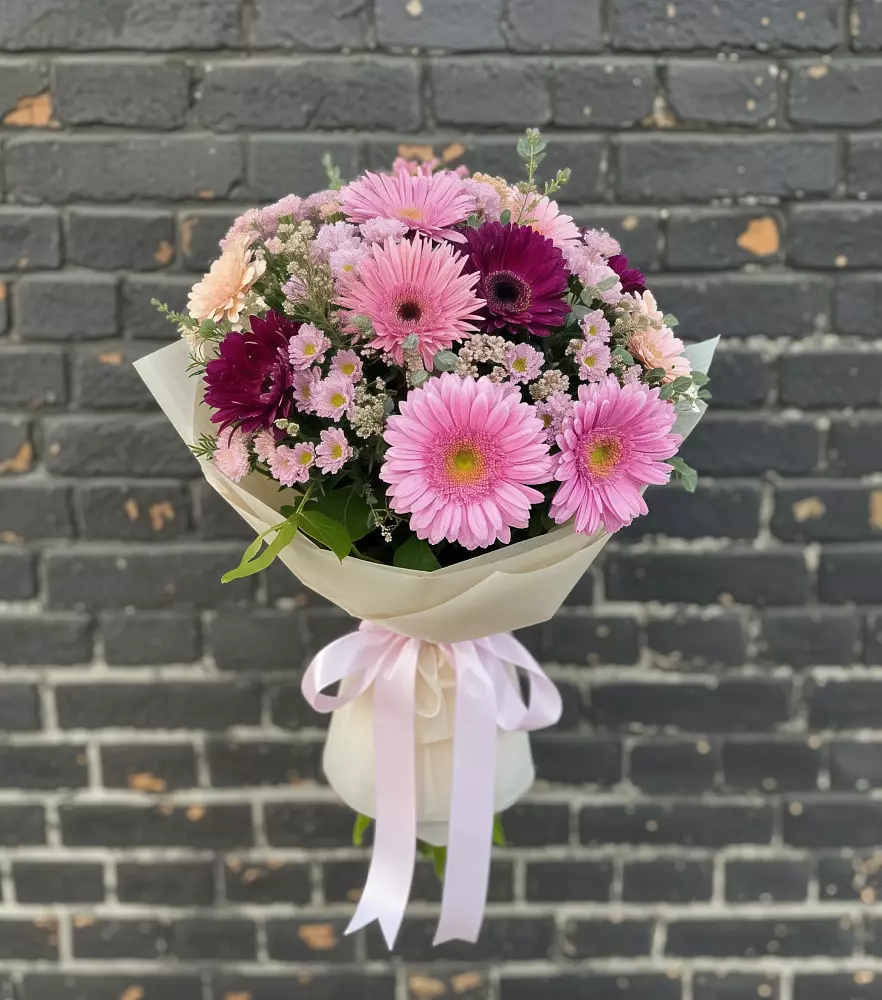 Букет цветов из: Герберы и Хризантемы в Южном Краснодарского края