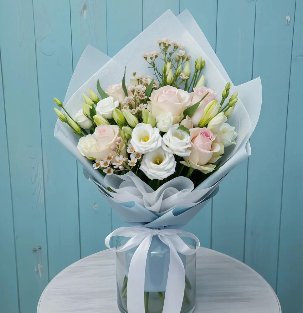 Букет цветов из: Розы и Лизиантусы в Южном Краснодарского края