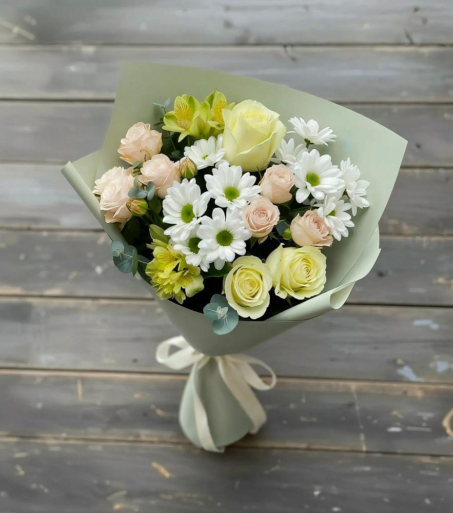Букет цветов из: Альстромерии, Розы и Хризантемы в Южном Краснодарского края