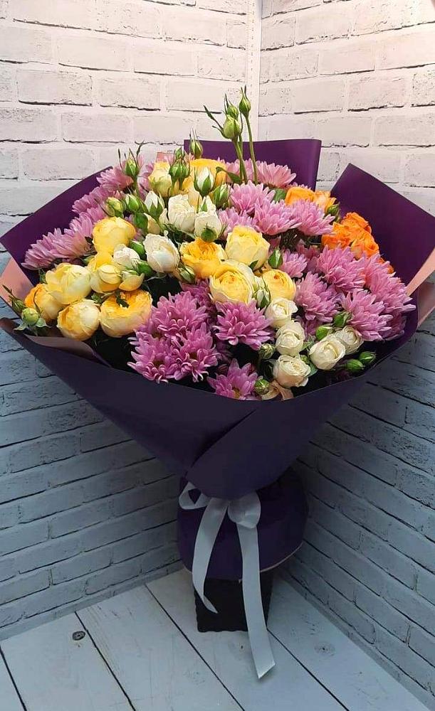 Букет цветов из: Хризантемы и Розы в Южном Краснодарского края