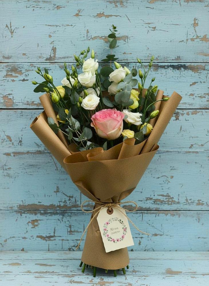 Букет цветов из: Розы и Лизиантусы в Южном Краснодарского края