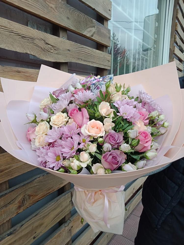 Букет цветов из: Розы и Хризантемы в Южном Краснодарского края