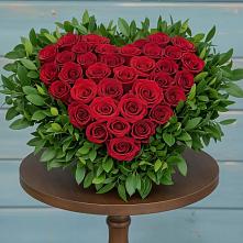 Цветочная композиция из Розы в виде сердца в Южном Краснодарского края