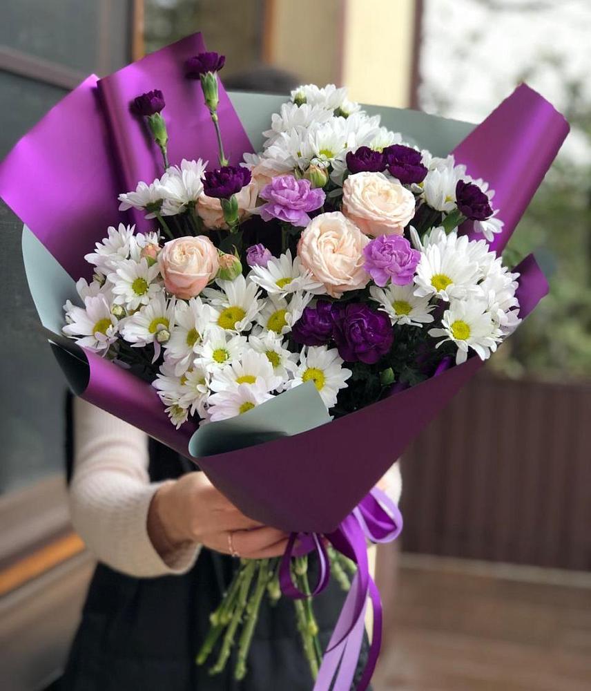 Букет цветов из: Хризантемы, Гвоздики и Розы в Южном Краснодарского края