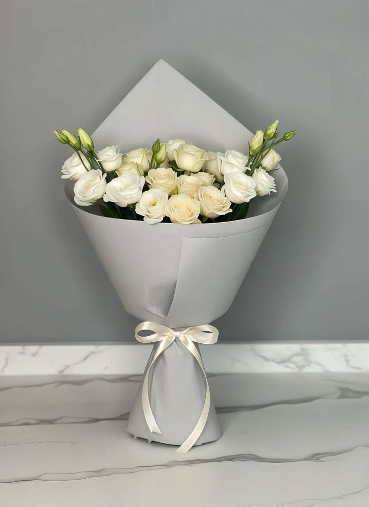 Букет цветов из: Розы и Лизиантусы в Южном Краснодарского края