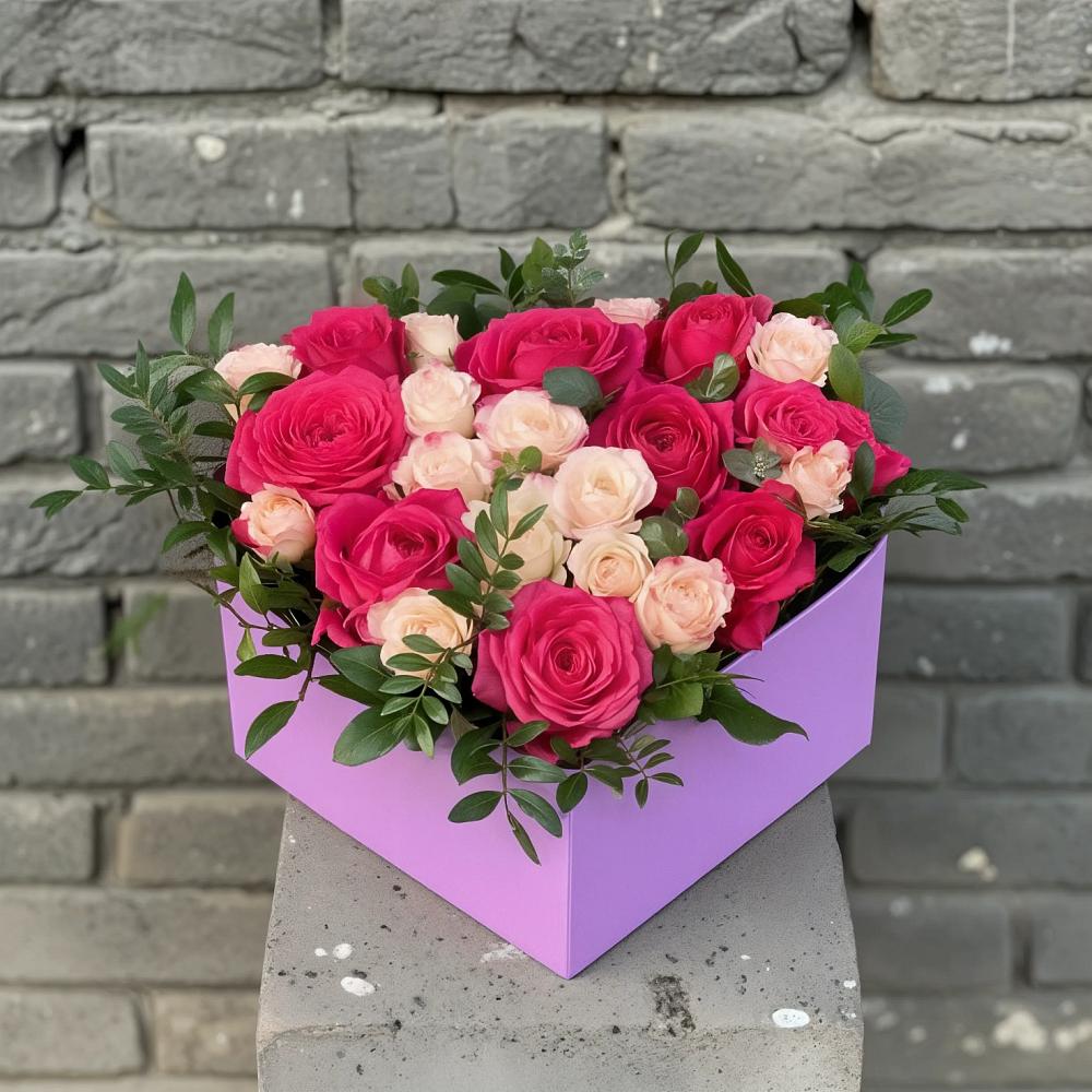 Цветочная композиция из Розы в коробке в Южном Краснодарского края