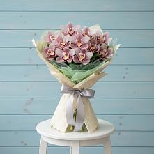 Букет цветов из:  Орхидеи и Розы в Южном Краснодарского края