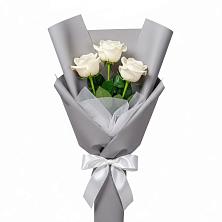 Букет 3 белые розы в Южном Краснодарского края
