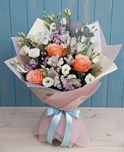 Букет цветов из:  Лизиантусы, Розы, Альстромерии и Гипсофила в Южном Краснодарского края