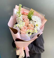 Букет цветов из:  Хризантемы и Розы в Южном Краснодарского края