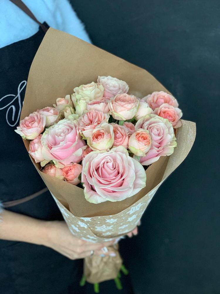 Букет цветов из: Хризантемы и Розы в Южном Краснодарского края