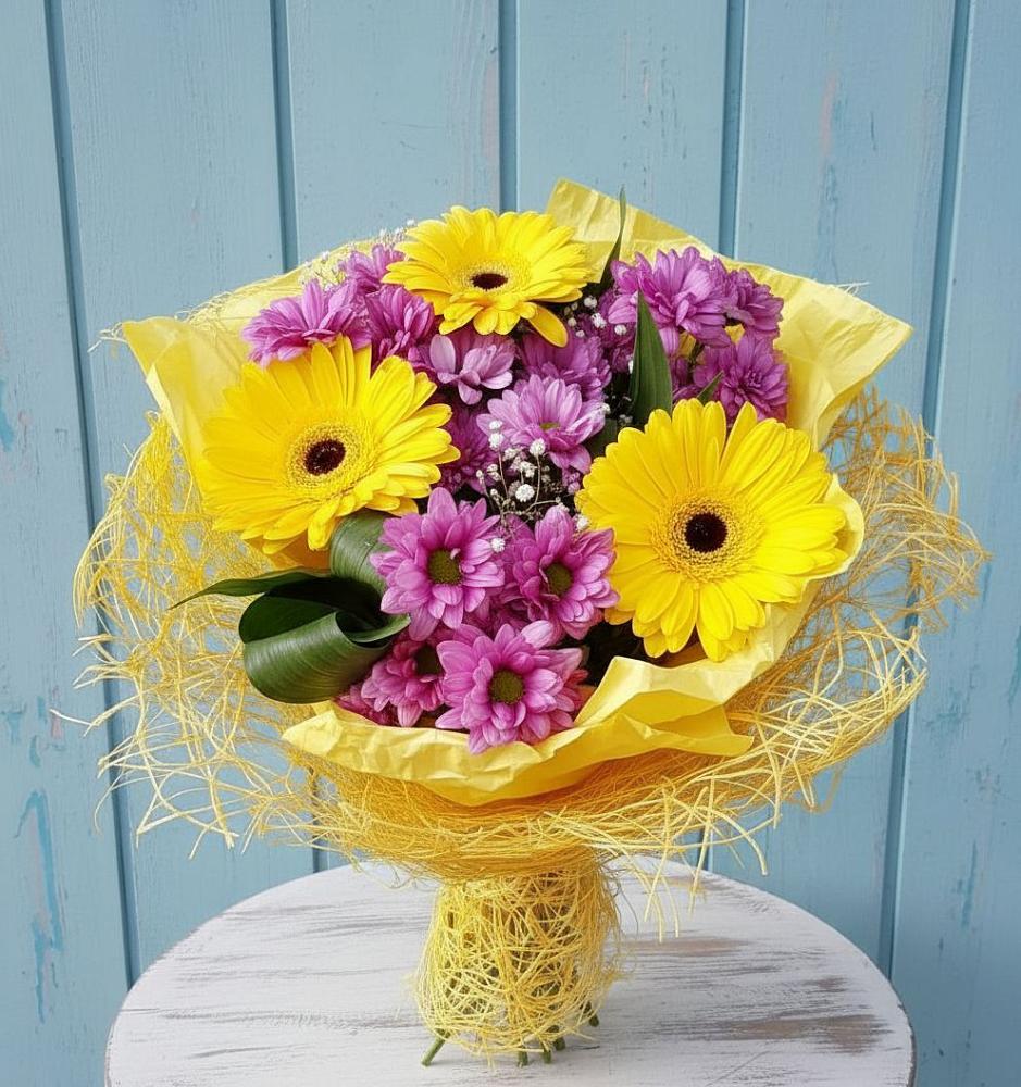 Букет цветов из: Хризантемы и Герберы в Южном Краснодарского края