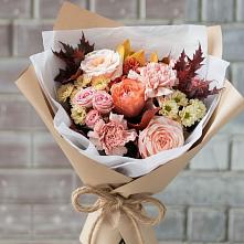 Букет цветов из:  Гвоздики, Хризантемы и Розы в Южном Краснодарского края