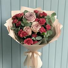 Букет цветов из:  Гвоздики и Розы в Южном Краснодарского края