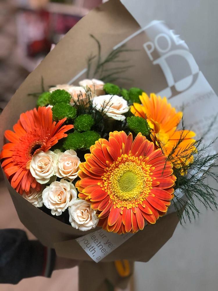 Букет цветов из: Герберы, Хризантемы и Розы в Южном Краснодарского края