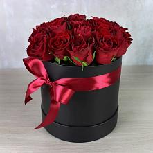 Цветочная композиция из Розы в шляпной коробке в Южном Краснодарского края