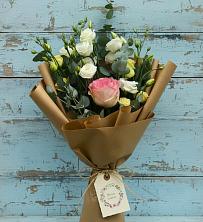 Букет цветов из:  Розы и Лизиантусы в Южном Краснодарского края
