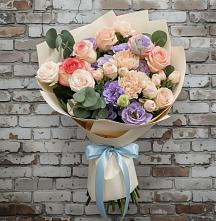 Букет цветов из:  Розы, Лизиантусы и Гвоздики в Южном Краснодарского края