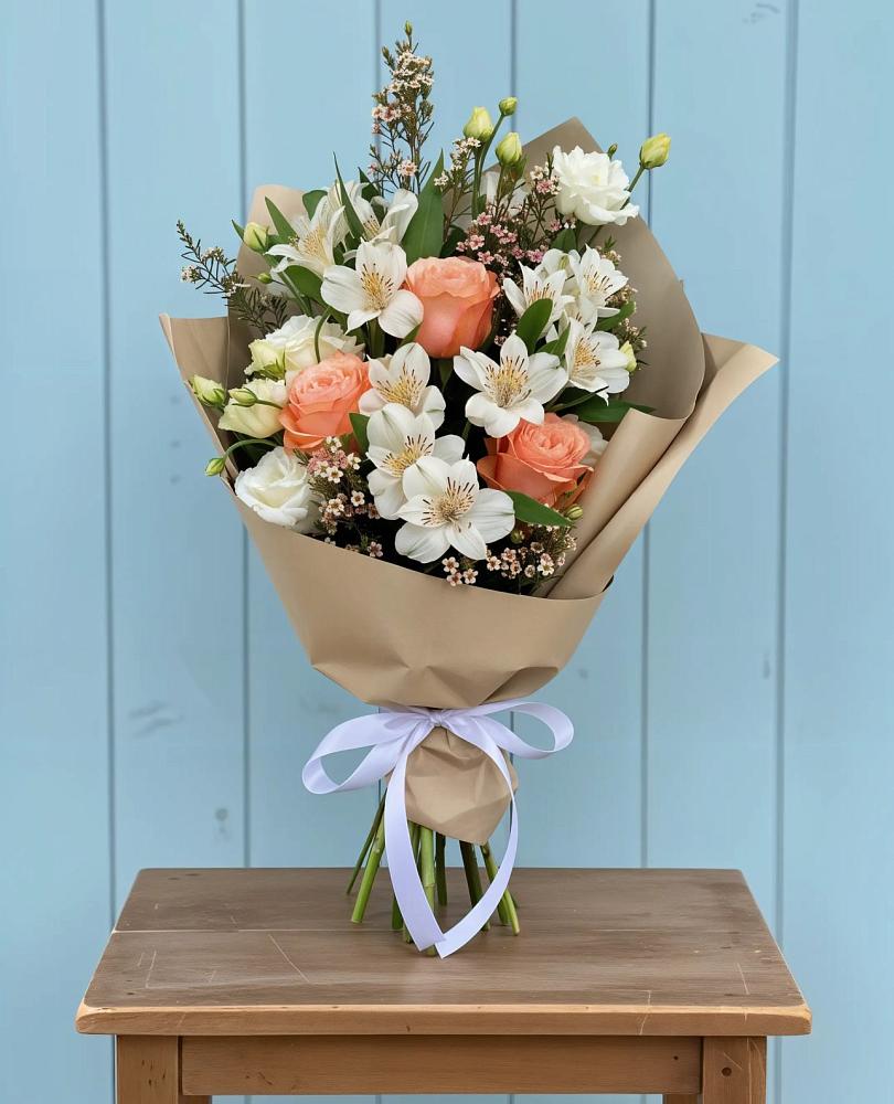 Букет цветов из: Альстромерии, Лизиантусы, Розы и Хризантемы в Южном Краснодарского края