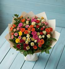 Букет Микс из разноцветных кустовых роз в Южном Краснодарского края