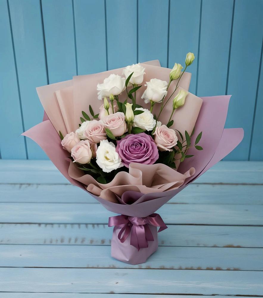 Букет цветов из: Розы и Лизиантусы в Южном Краснодарского края